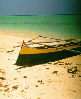 Pirogue in Beheloka